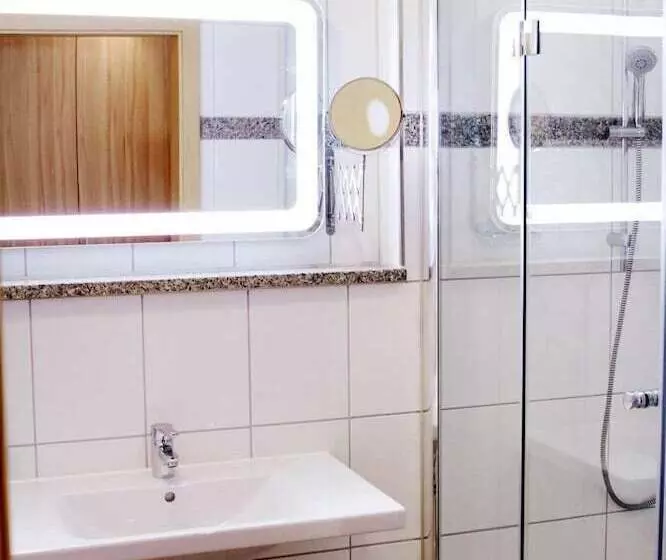 ホテル Pension Kaempfelbach