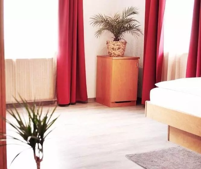 ホテル Pension Kaempfelbach