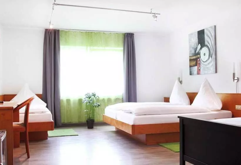 ホテル Pension Kaempfelbach