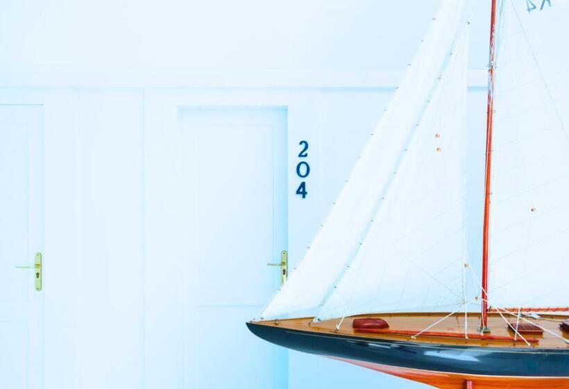 Avanti Lifestyle Hotel Only Adults