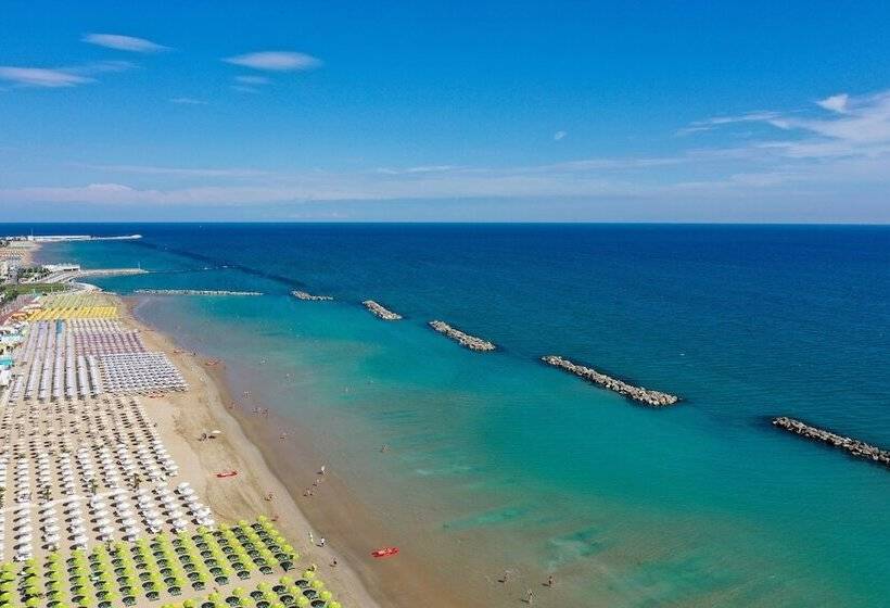 Amadei Hotel Figaro & Apartments