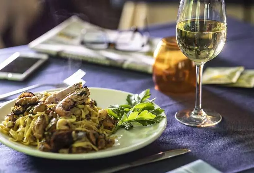 Amadei Hotel Figaro & Apartments