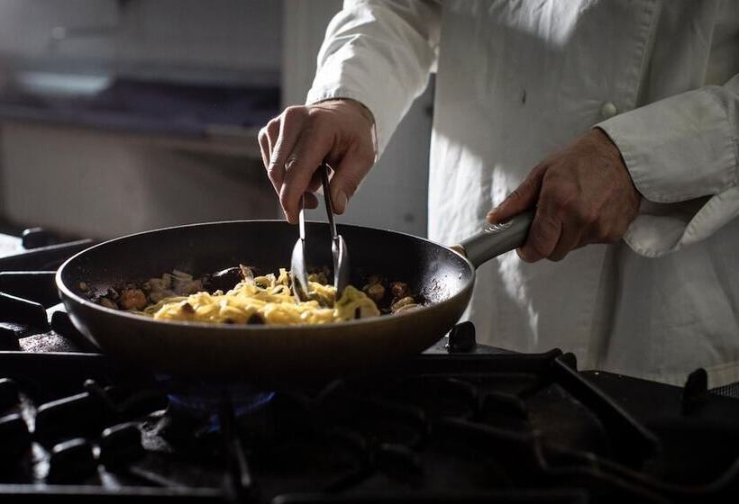 Amadei Hotel Figaro & Apartments