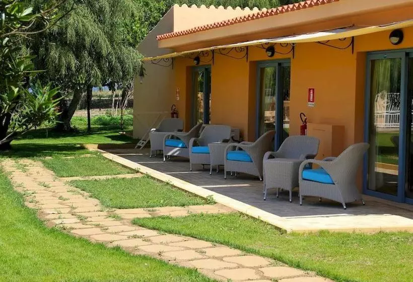 Hotelli Baia Dei Mori