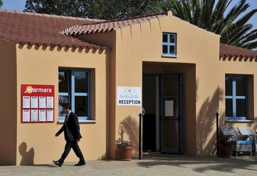 Hotelli Baia Dei Mori