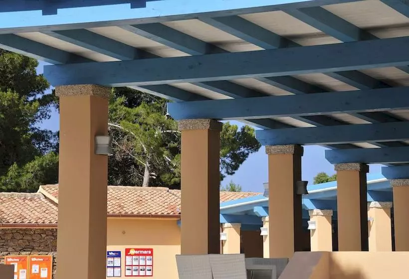 Hotelli Baia Dei Mori