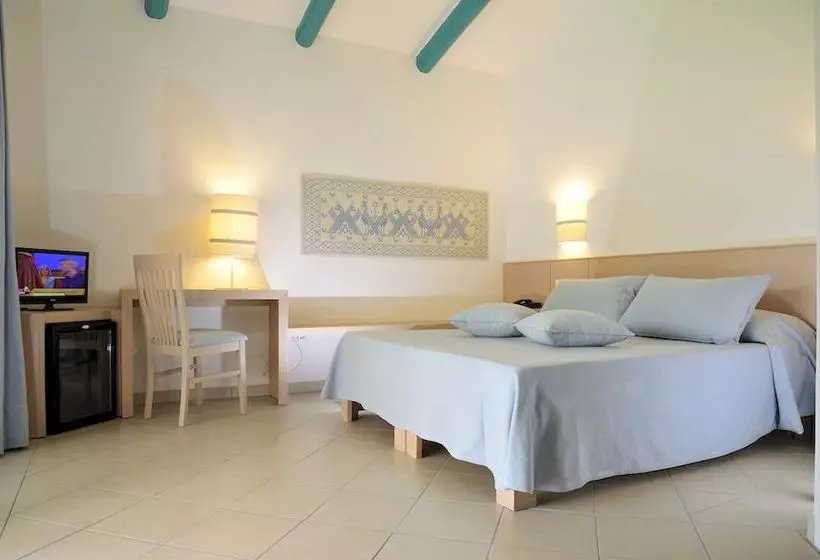 Hotelli Baia Dei Mori