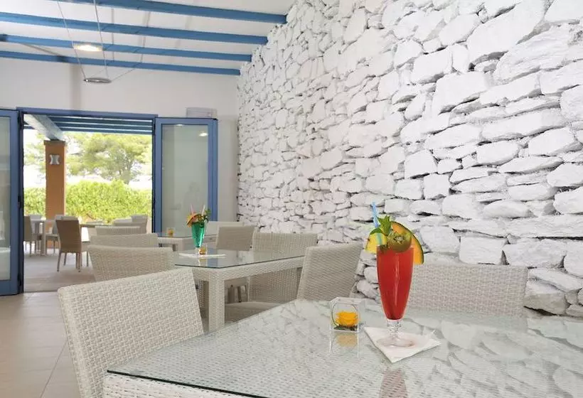 Hotelli Baia Dei Mori