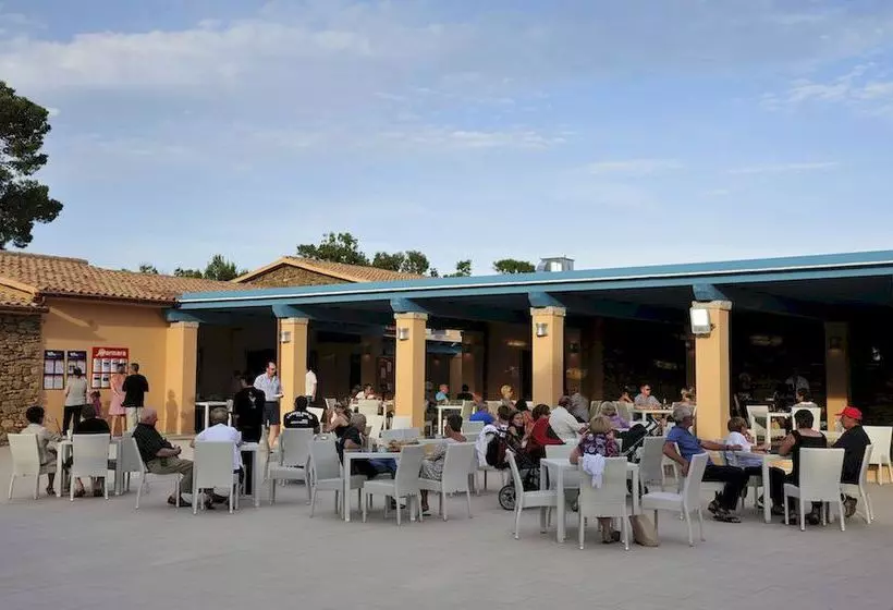 Hotelli Baia Dei Mori