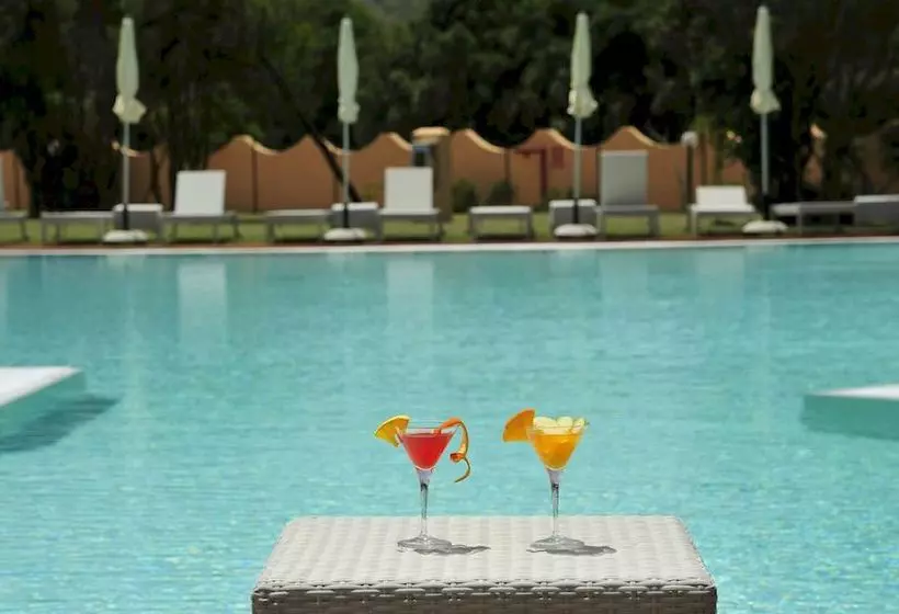 Hotelli Baia Dei Mori