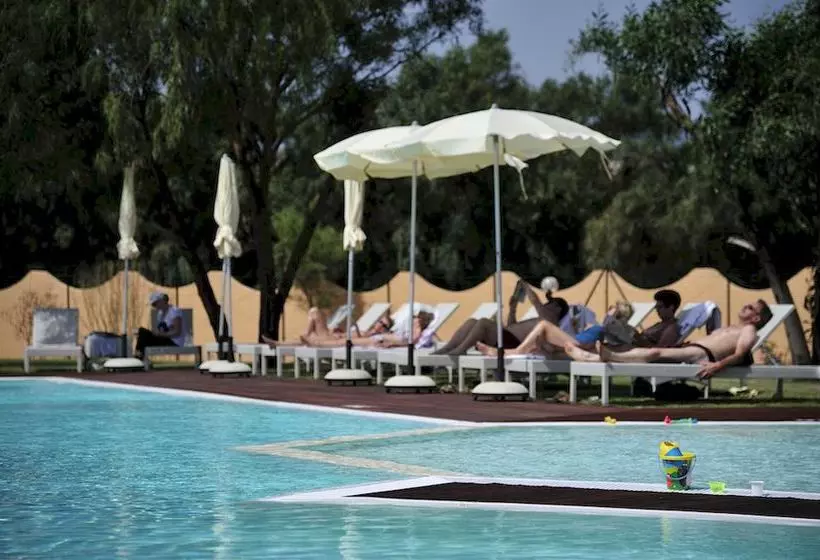 Hotelli Baia Dei Mori