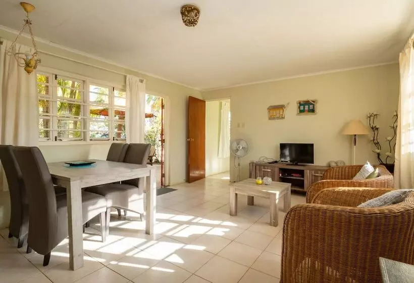 هتل Dive Hut   Boutique Apartments