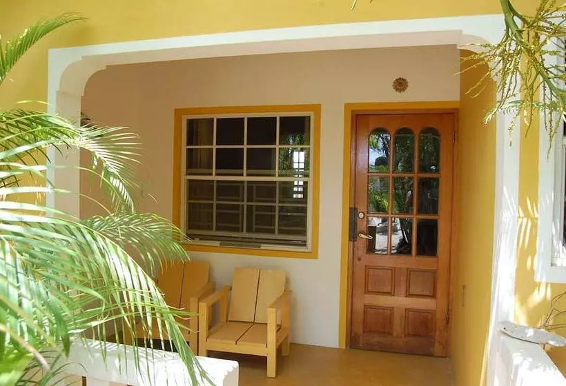 هتل Dive Hut   Boutique Apartments