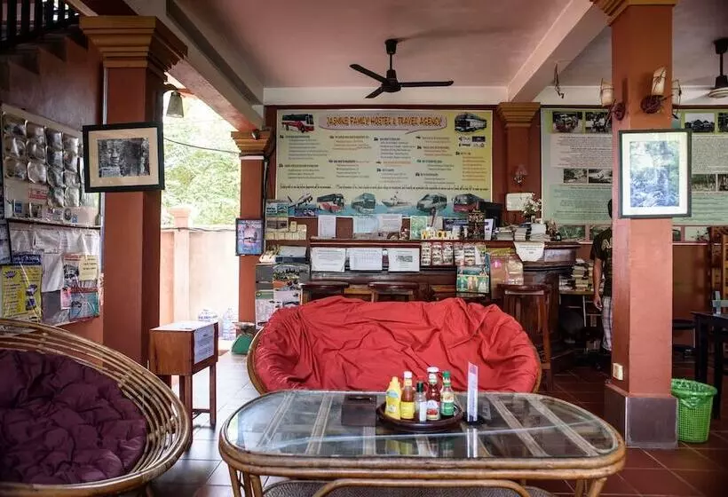 ホテル Jasmine Family Hostel
