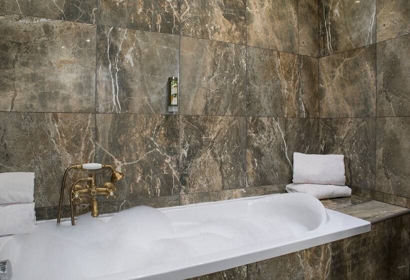 هتل Les Voyageurs