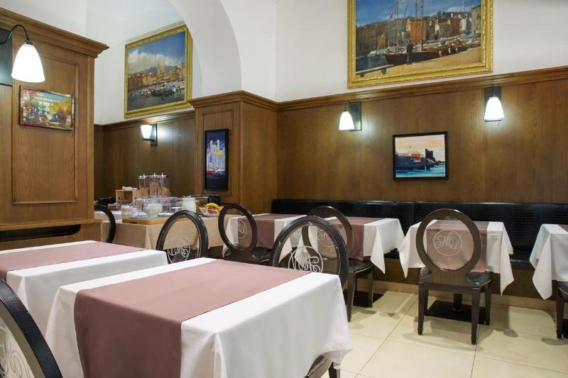 هتل Les Voyageurs