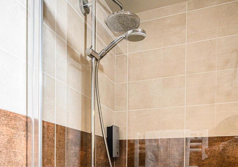 酒店 Hôtel Restaurant Les Collines