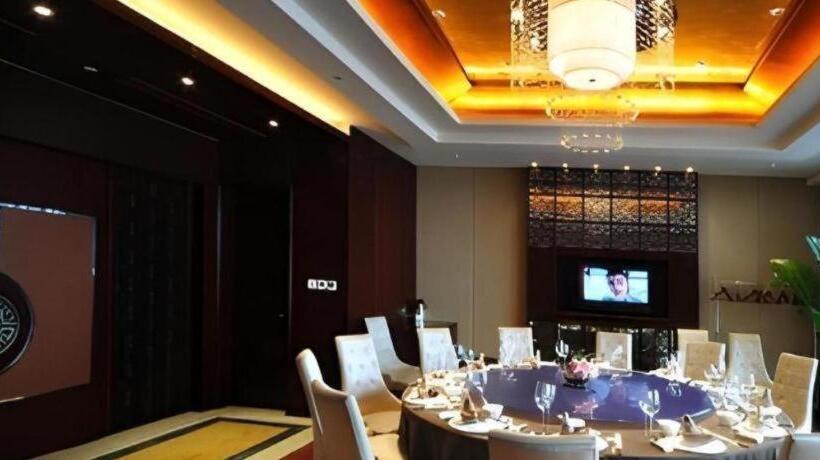 בית מלון כפרי New Century Resort Wenzhou Golden Coast