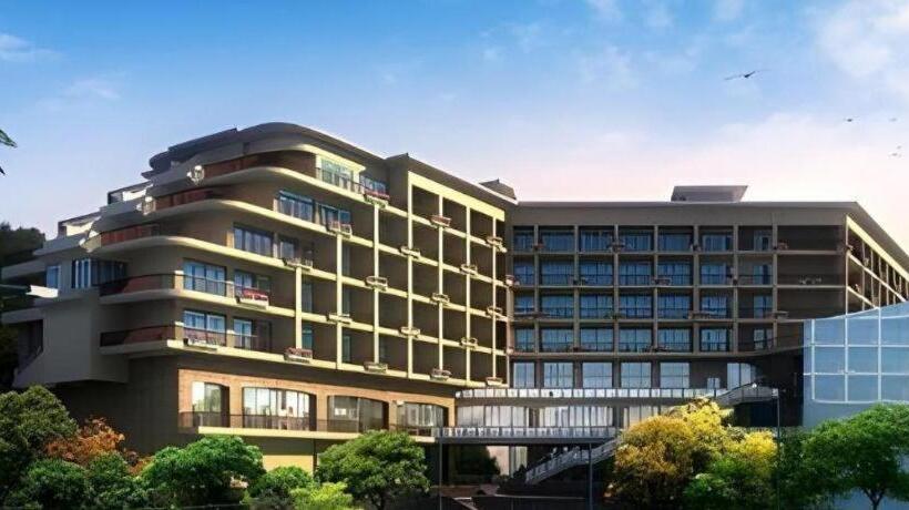 בית מלון כפרי New Century Resort Wenzhou Golden Coast