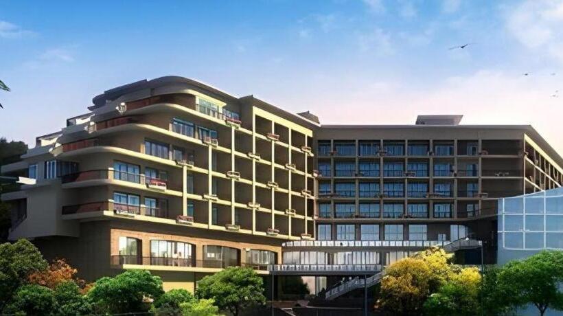 בית מלון כפרי New Century Resort Wenzhou Golden Coast