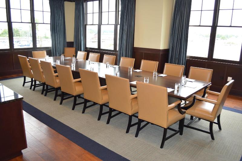 فندق The Inn At Harbor Shores