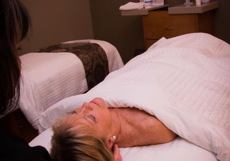 فندق The Inn At Harbor Shores