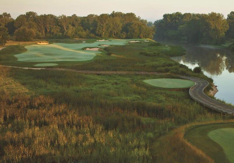 فندق The Inn At Harbor Shores