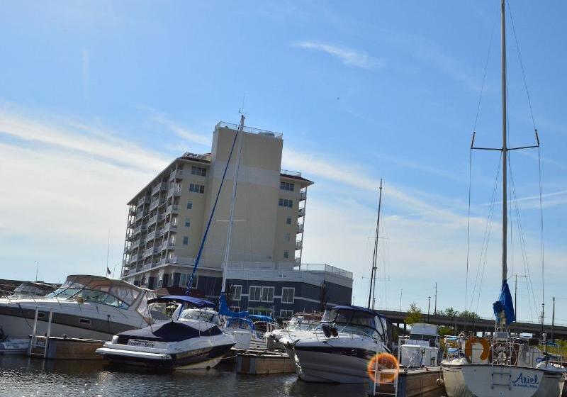 فندق The Inn At Harbor Shores