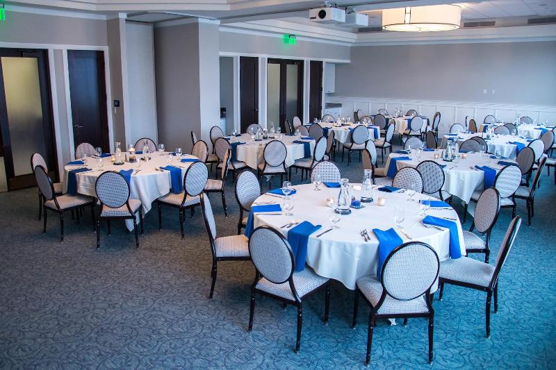 فندق The Inn At Harbor Shores