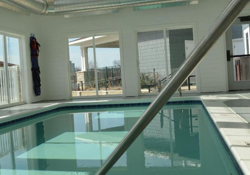 فندق The Inn At Harbor Shores