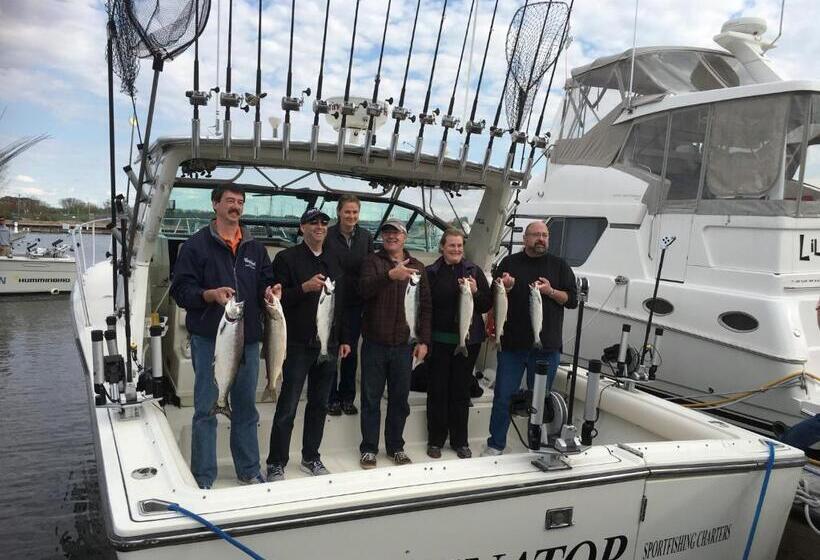 فندق The Inn At Harbor Shores