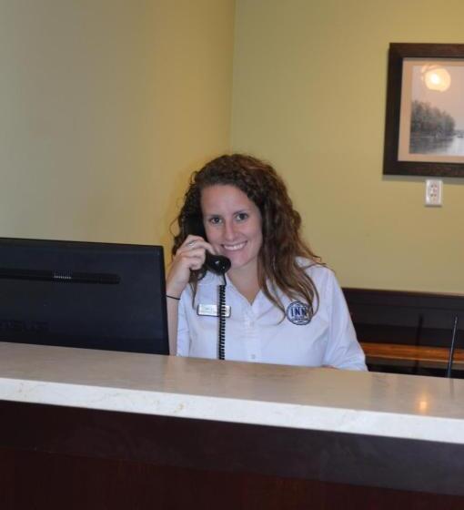 فندق The Inn At Harbor Shores