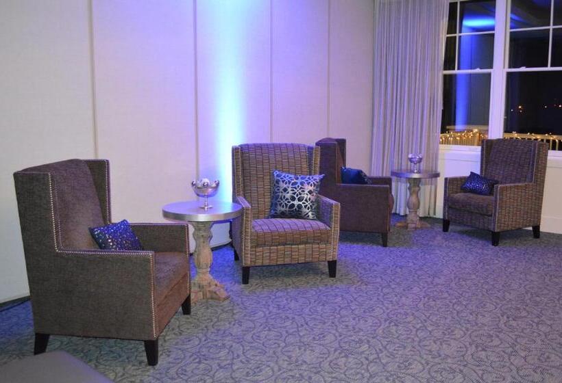 فندق The Inn At Harbor Shores