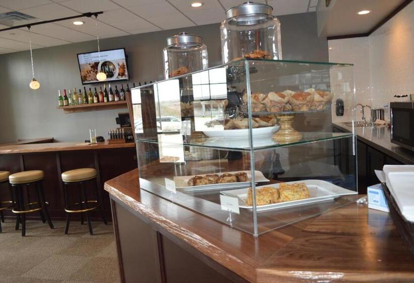 فندق The Inn At Harbor Shores