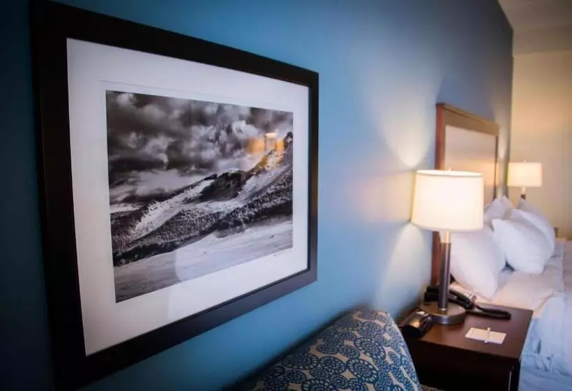 Hotel The Inn At Harbor Shores