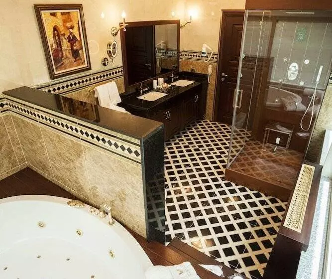 Hotel Vivaldi Ce Gold