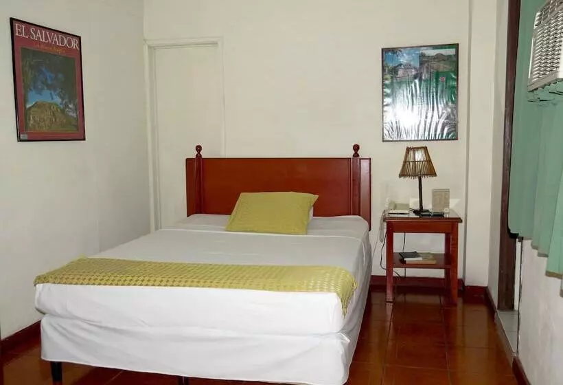 ホテル Villa Serena Flor Blanca