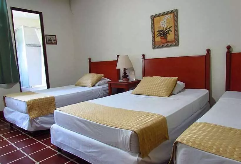 ホテル Villa Serena Flor Blanca