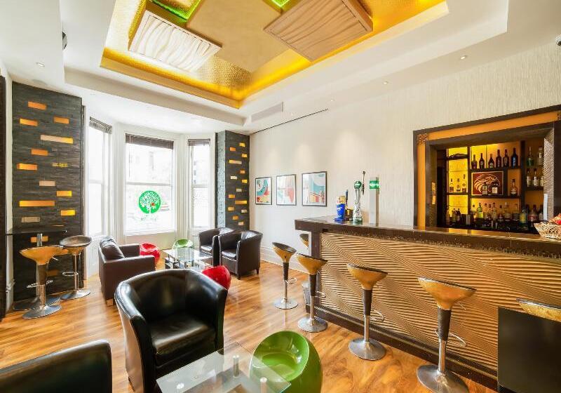 Bed and Breakfast Eagle House Hotel - Guest House