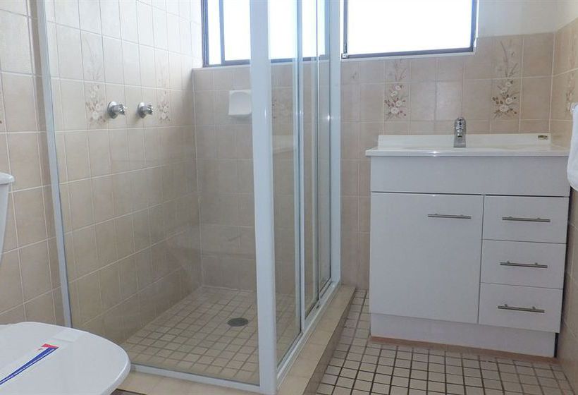 Broadwater Shores Waterfront Apartments