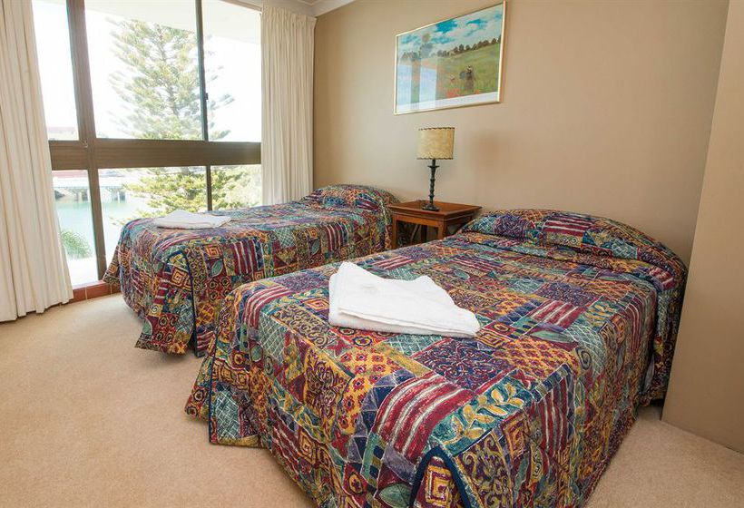 Broadwater Shores Waterfront Apartments