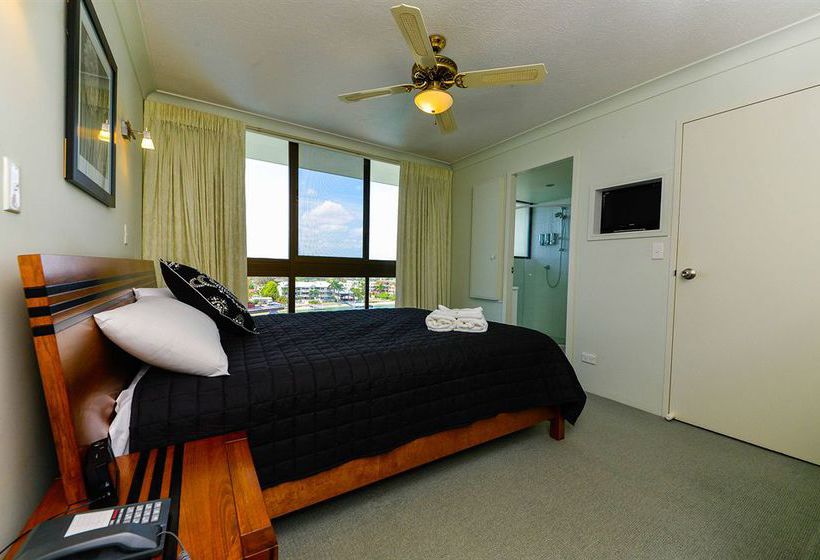Broadwater Shores Waterfront Apartments