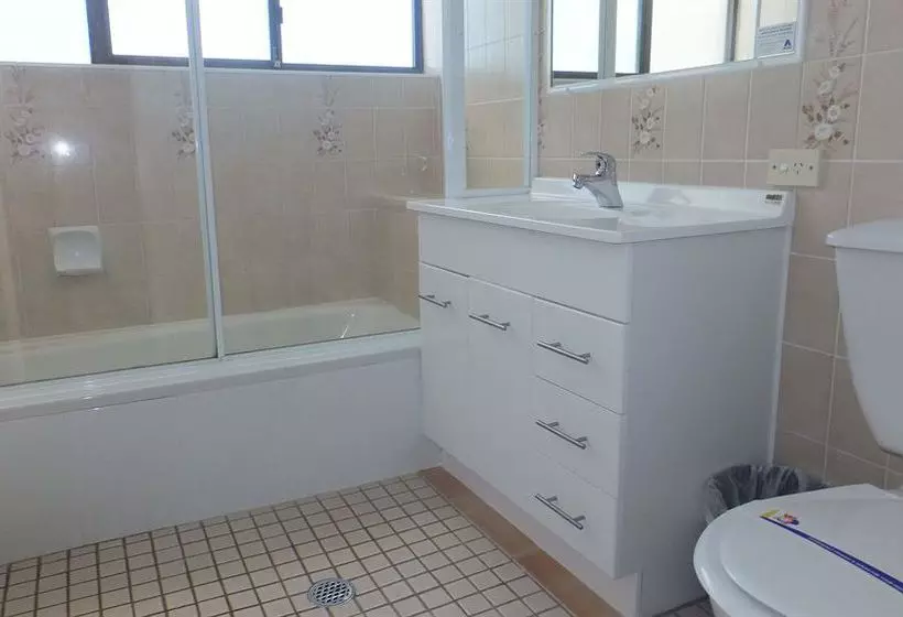 Broadwater Shores Waterfront Apartments