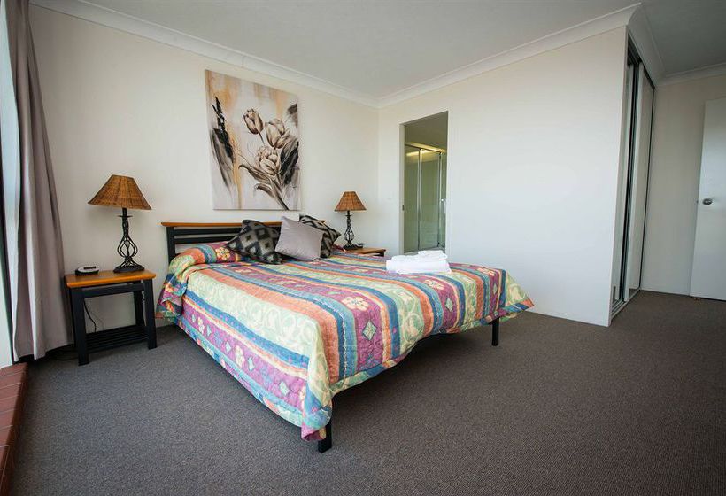 Broadwater Shores Waterfront Apartments