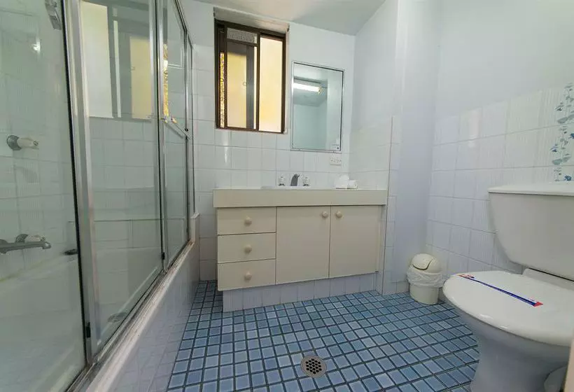 Broadwater Shores Waterfront Apartments