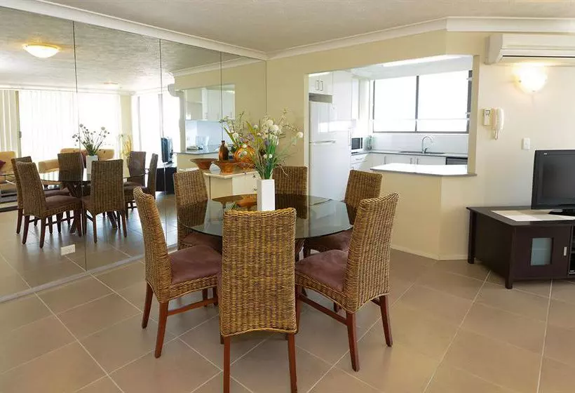 Broadwater Shores Waterfront Apartments