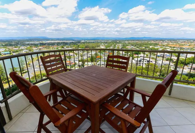 Broadwater Shores Waterfront Apartments