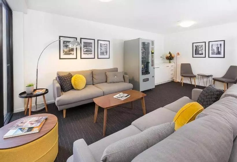 City Edge North Melbourne Apartment