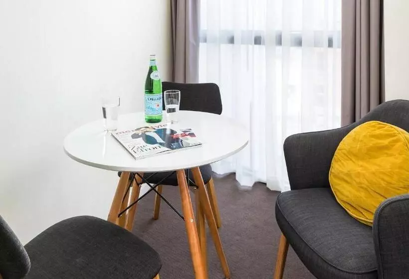 City Edge North Melbourne Apartment