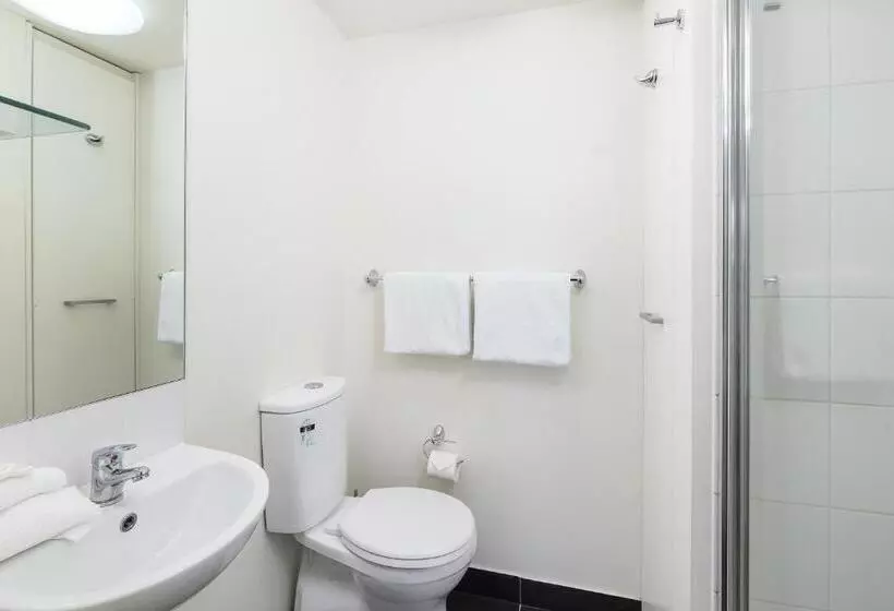 City Edge North Melbourne Apartment